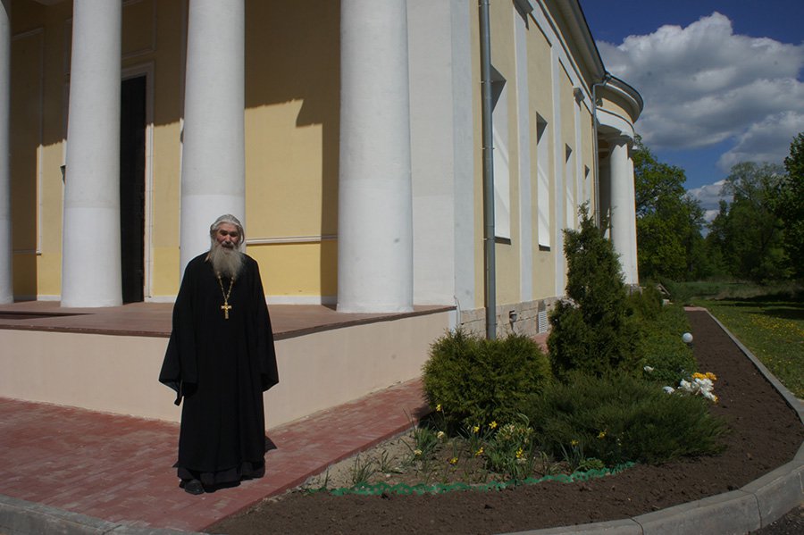 Священник Александр Кунашов назначен настоятелем Троицкой церкви май 2000г по 2001г.